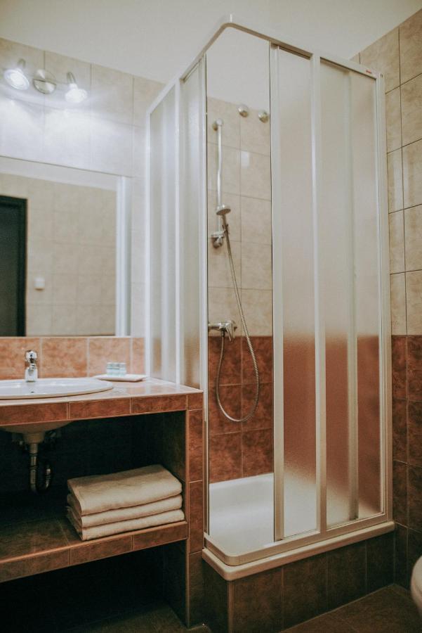 Platan Hotel Сиофок Екстериор снимка