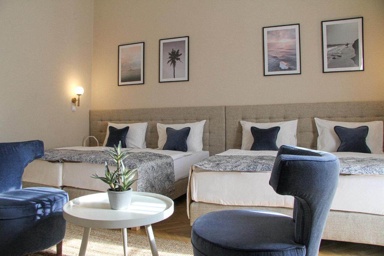 Platan Hotel Сиофок Екстериор снимка
